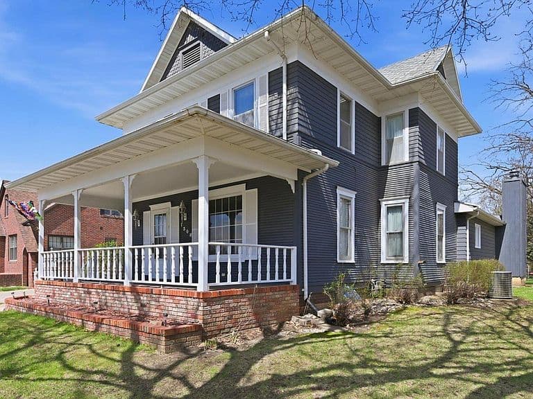 Listing photo 3
