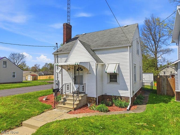 Listing photo 3