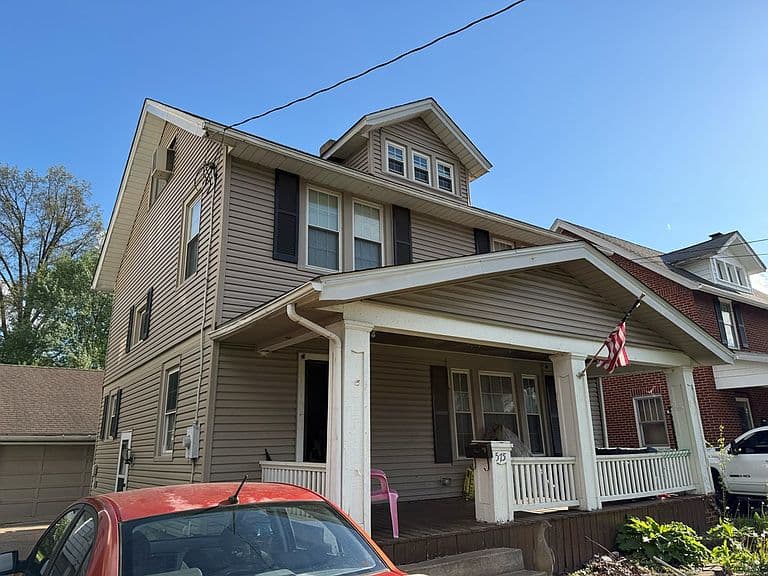 Listing photo 3