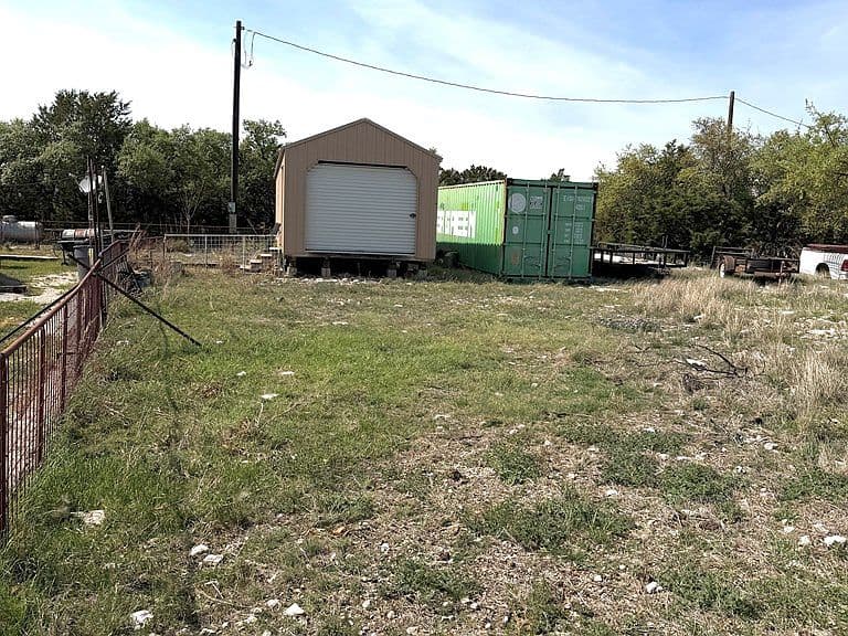 Listing photo 5