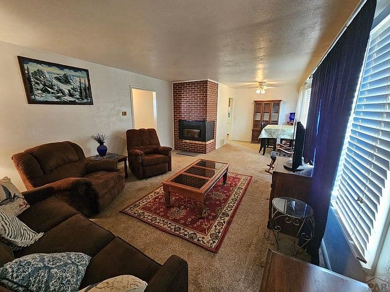 Listing photo 5