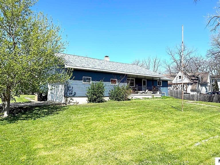Listing photo 3