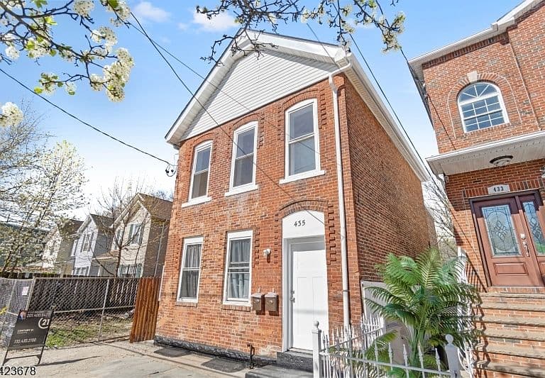 Listing photo 4