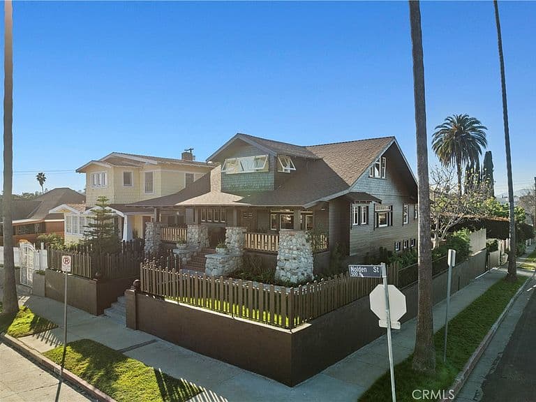 Listing photo 3