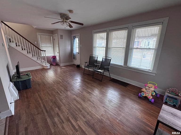 Listing photo 4