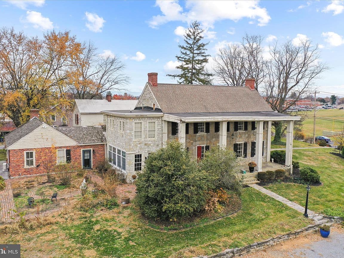Primary listing photo