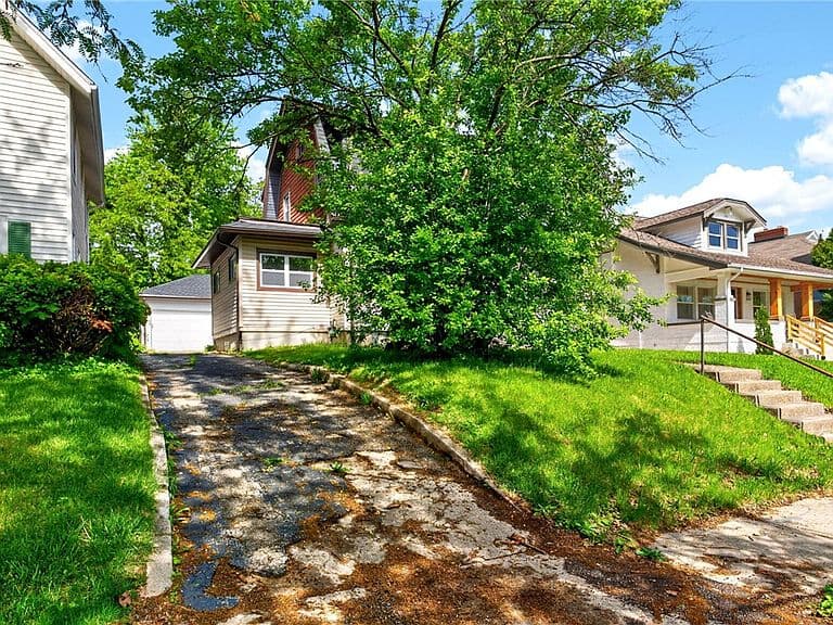 Listing photo 5