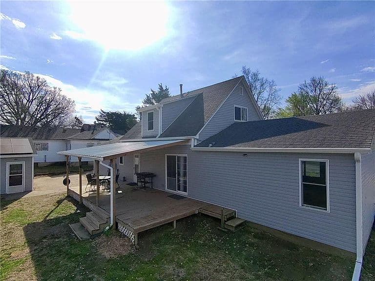 Listing photo 3