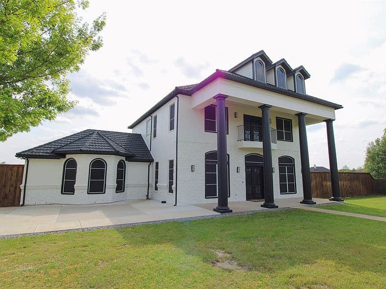 Listing photo 5