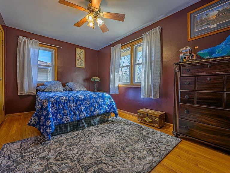 Listing photo 5