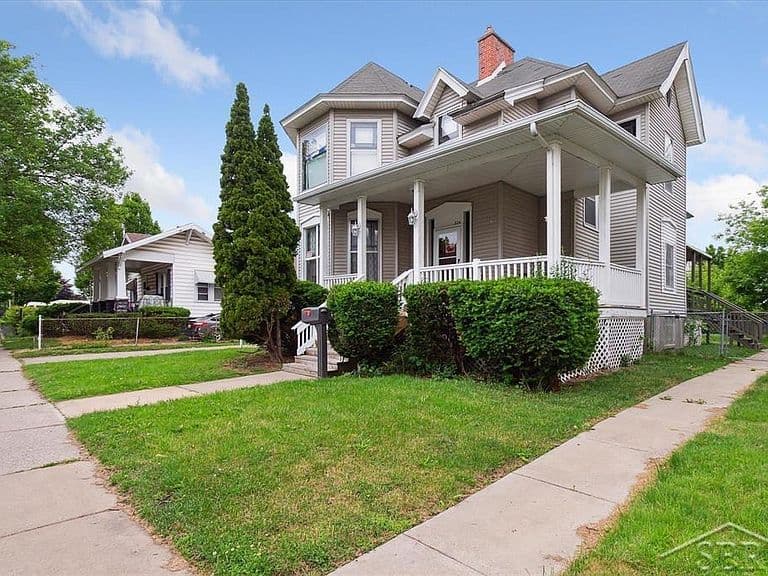 Listing photo 3