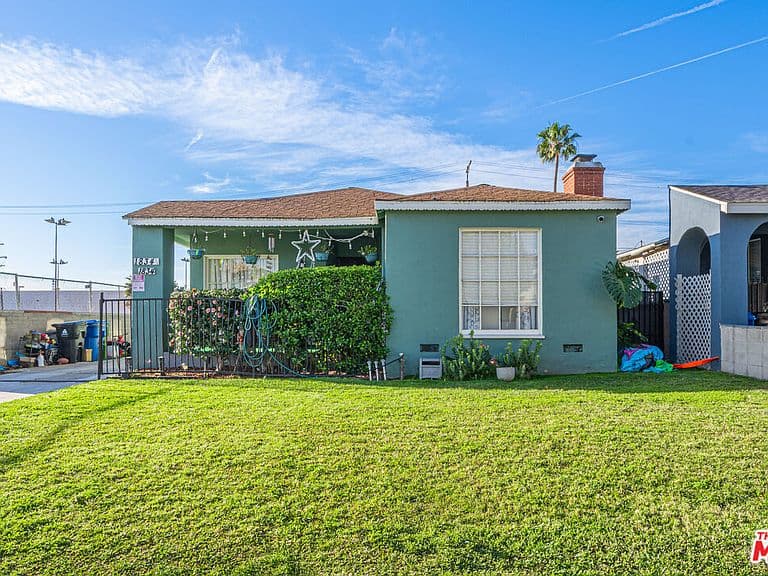 Listing photo 3