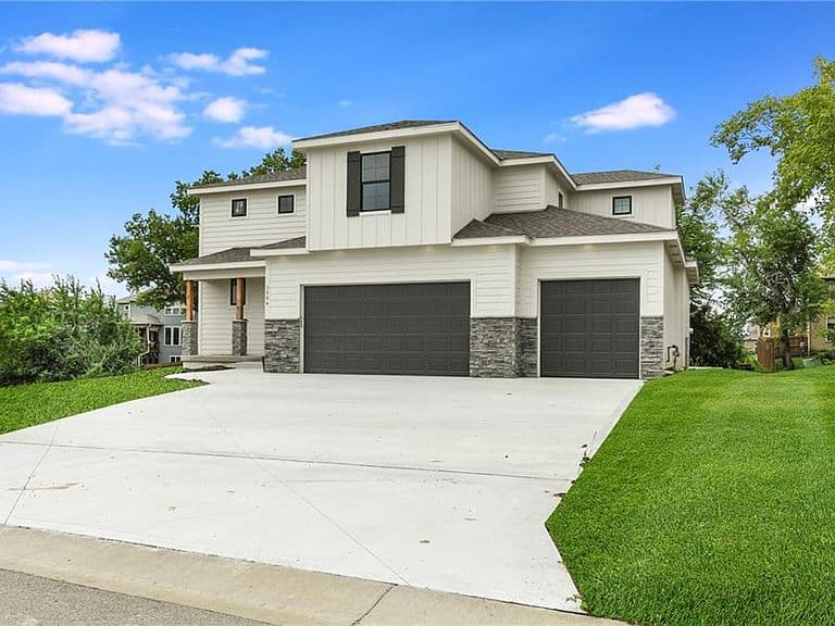 Listing photo 3