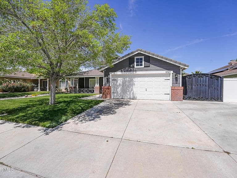 Listing photo 5