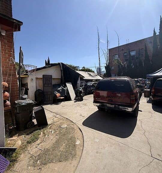 Listing photo 5