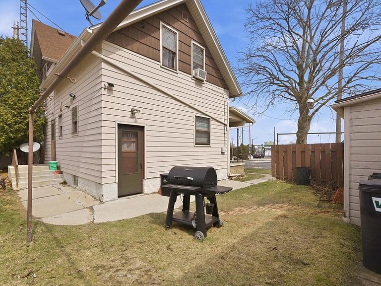 Listing photo 5