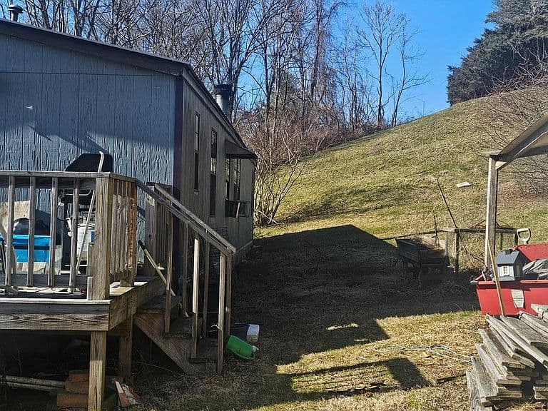 Listing photo 2