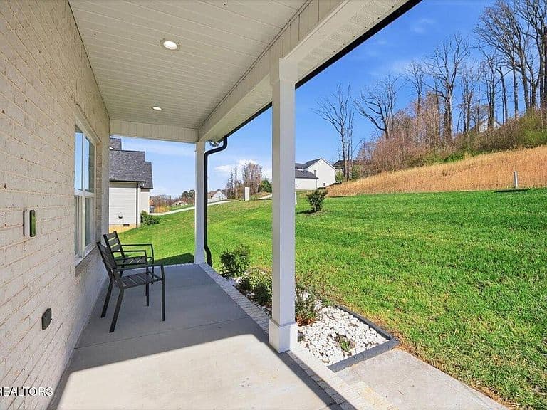 Listing photo 4