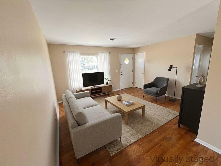 Listing photo 4
