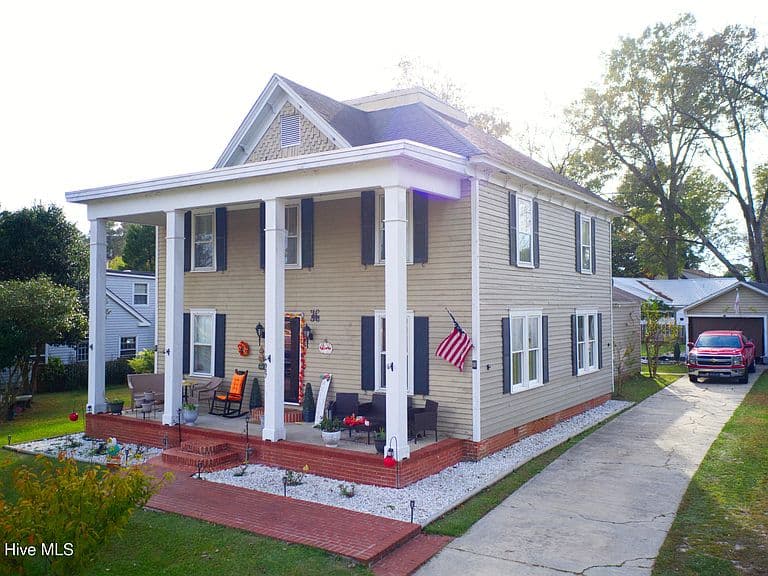 Listing photo 3