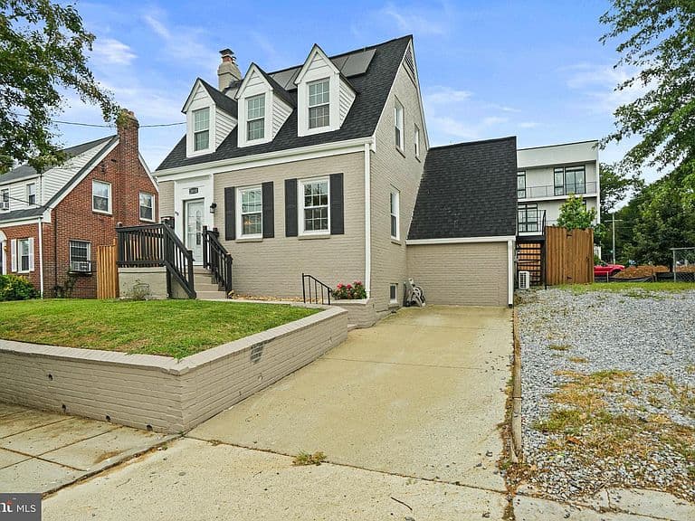 Listing photo 5