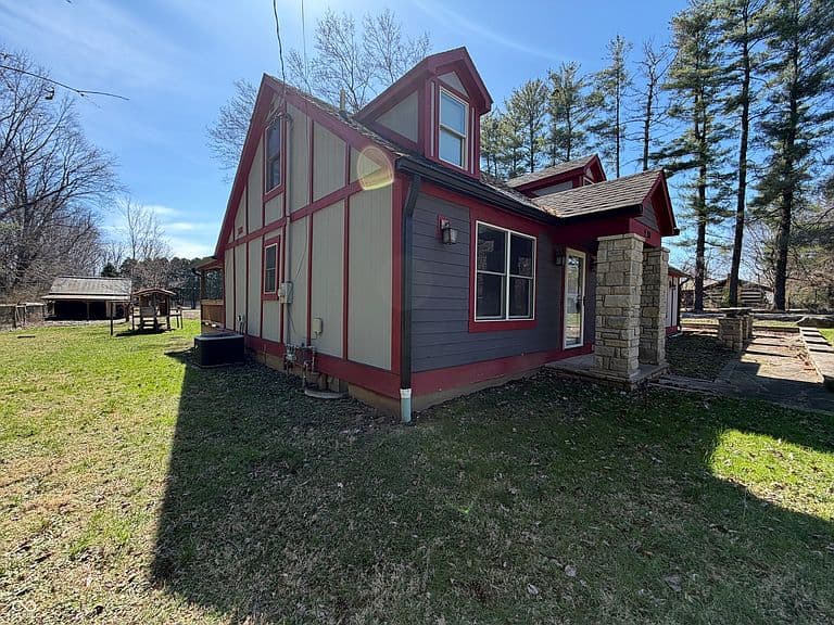 Listing photo 3