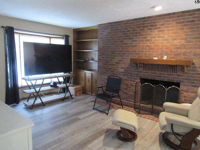 Listing photo 4