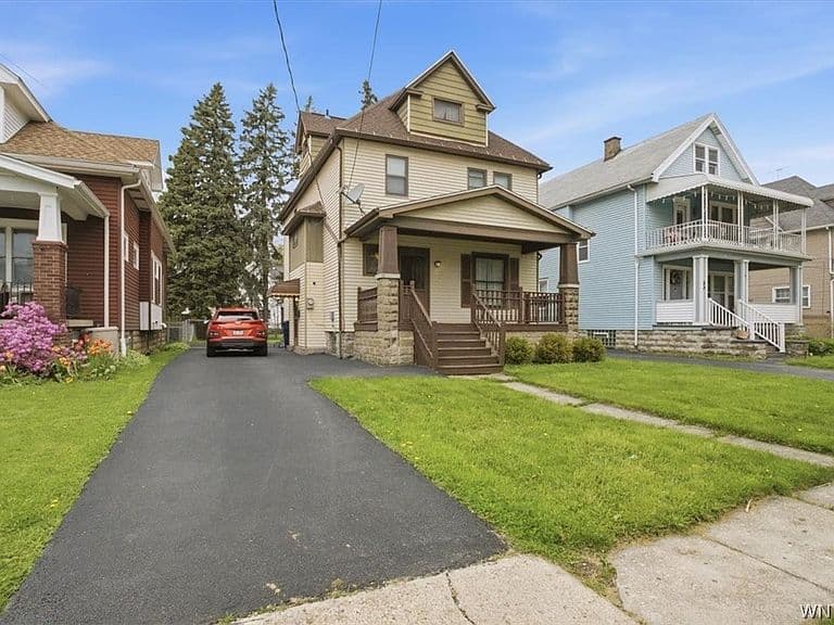 Listing photo 3