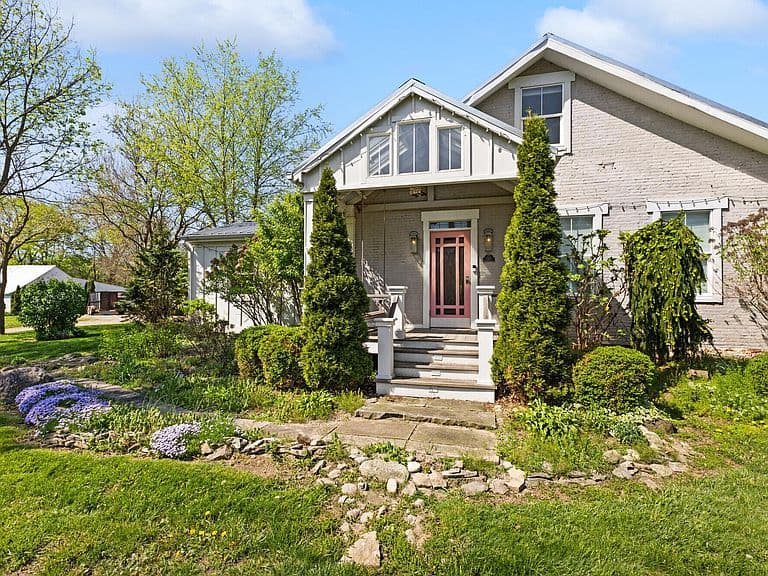 Listing photo 3