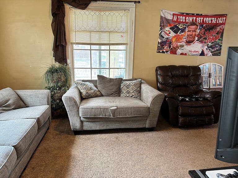 Listing photo 3