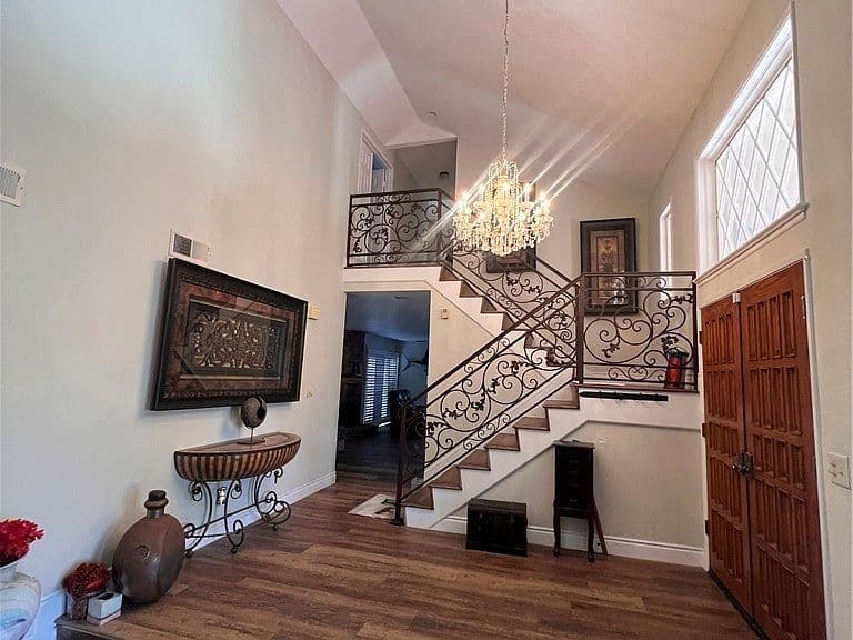 Listing photo 5
