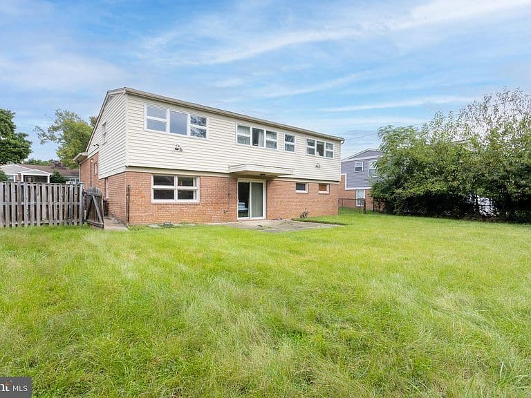 Listing photo 4