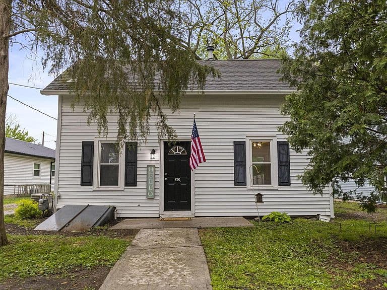 Listing photo 3
