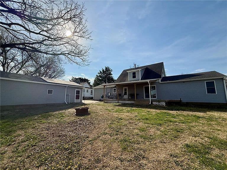 Listing photo 4