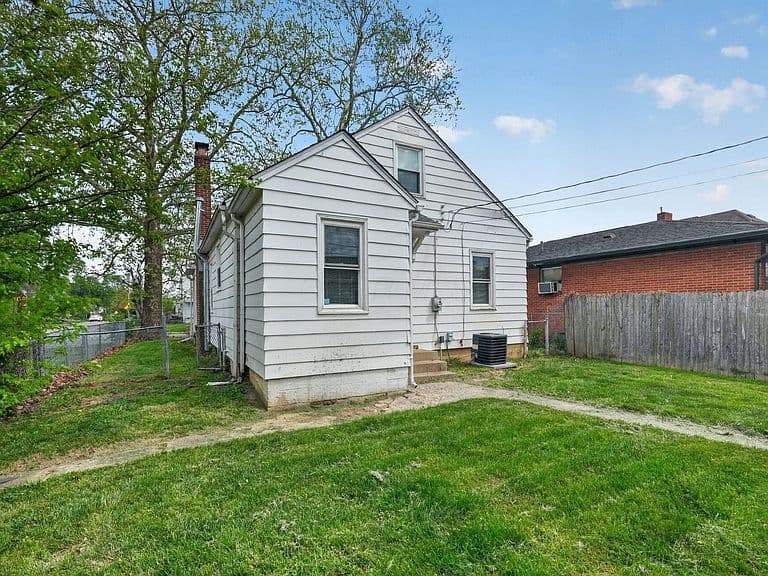 Listing photo 5