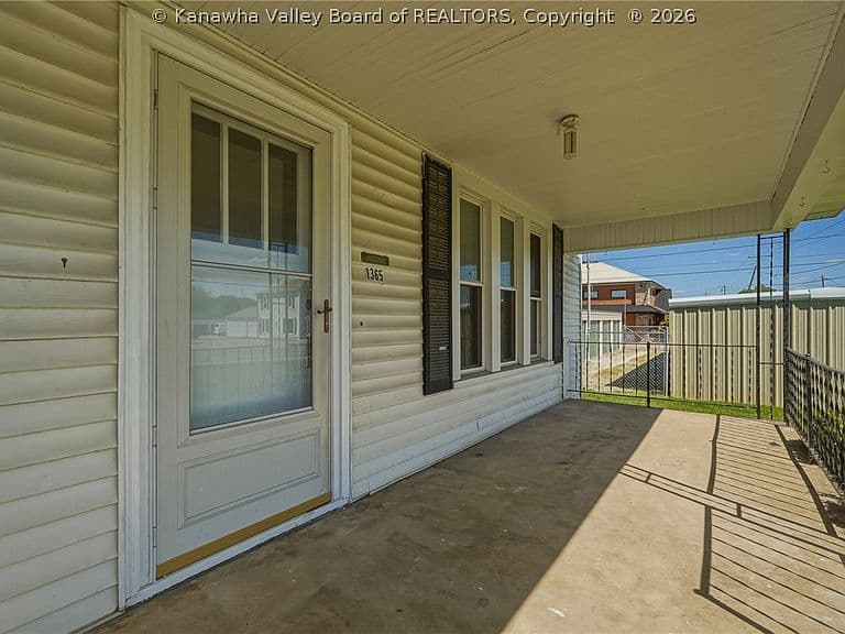 Listing photo 4