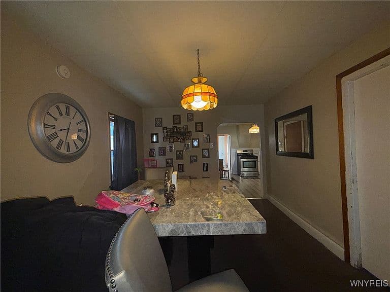 Listing photo 5