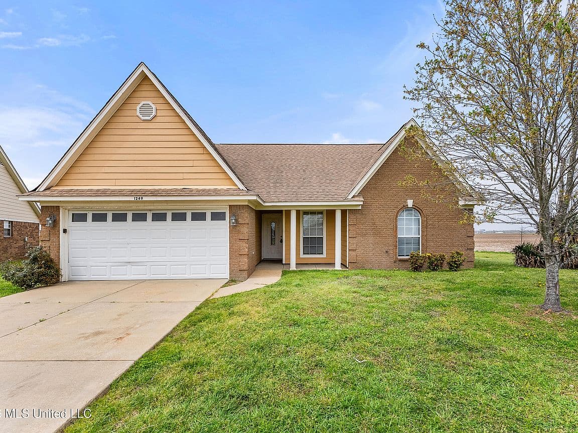 Primary listing photo