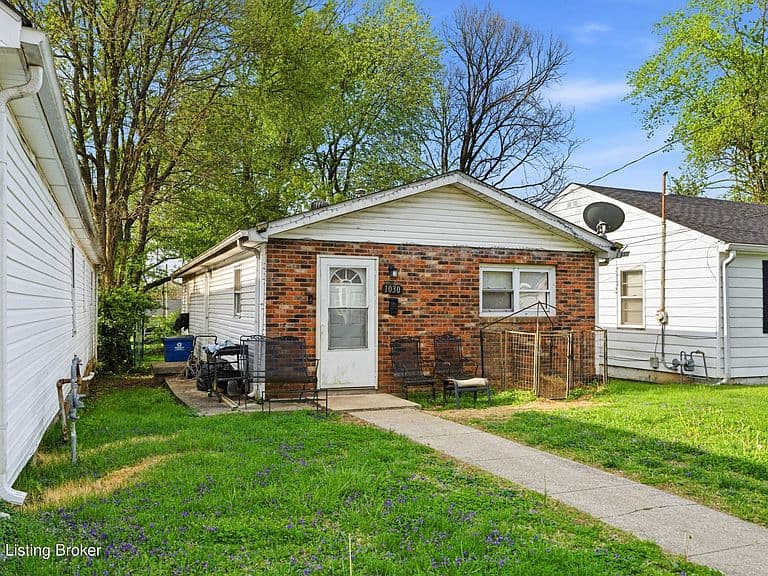 Listing photo 2