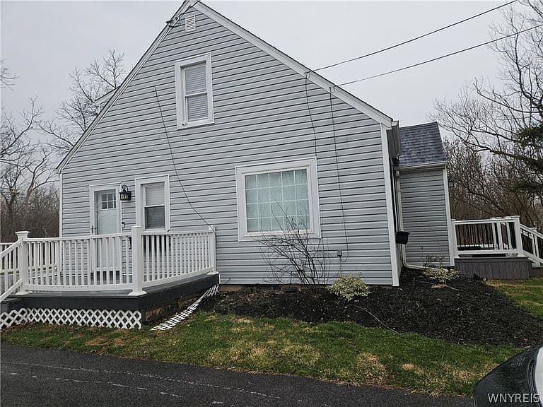 Listing photo 2