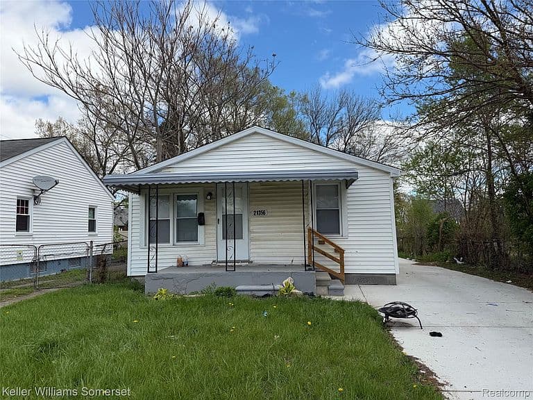 Listing photo 2