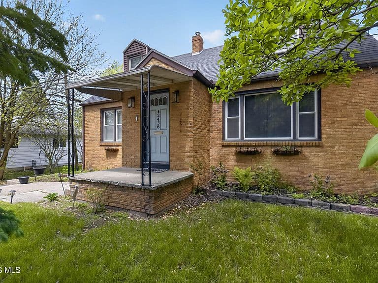 Listing photo 5