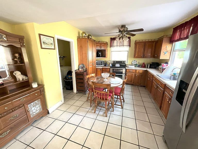 Listing photo 5