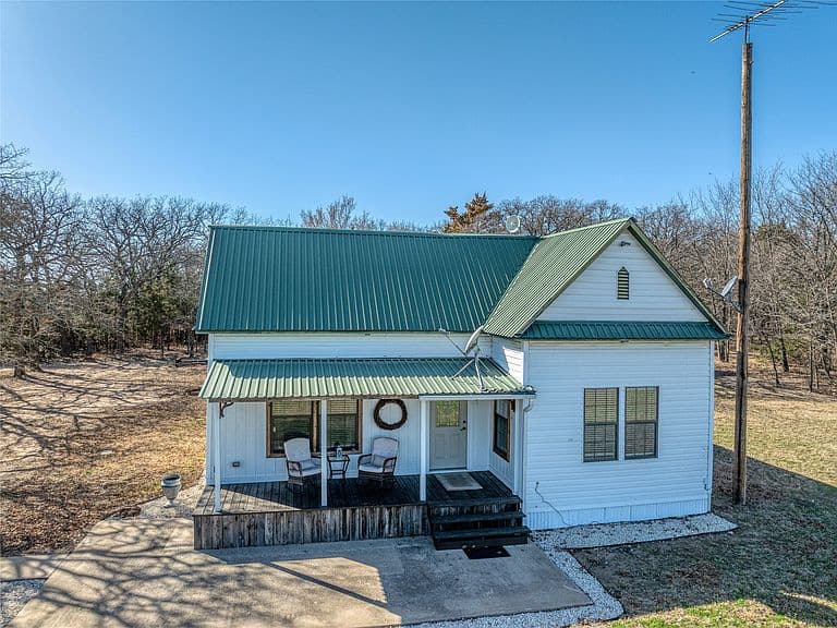 Listing photo 5
