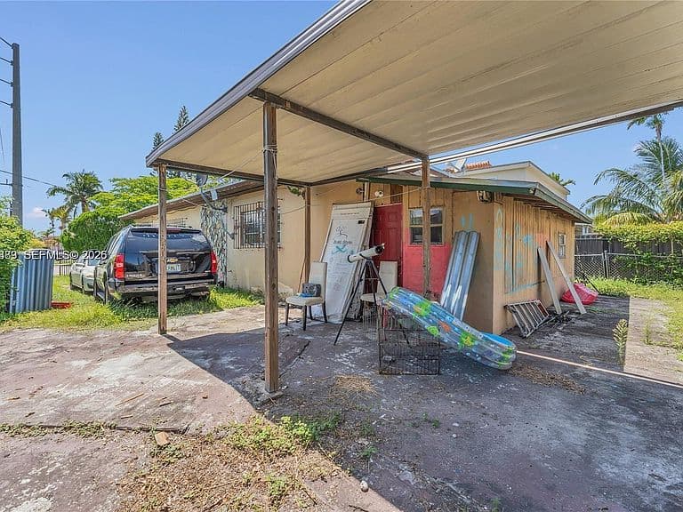 Listing photo 4
