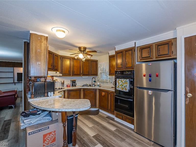 Listing photo 5