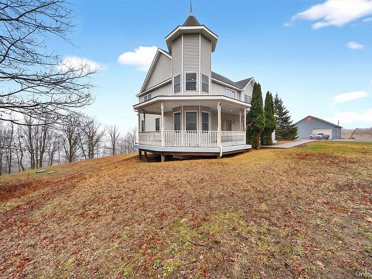 Listing photo 3