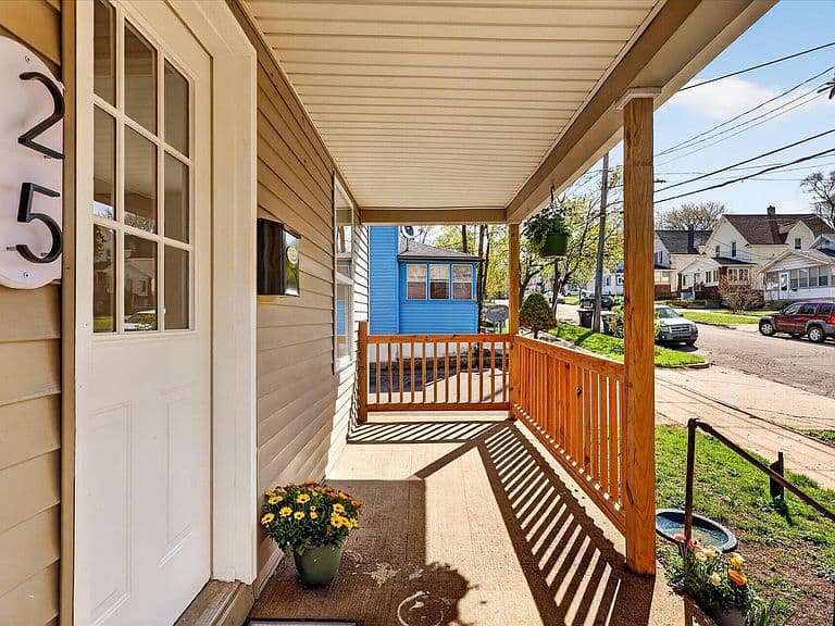 Listing photo 5