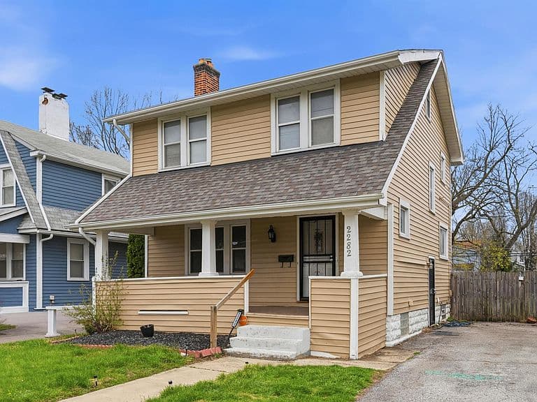 Listing photo 3