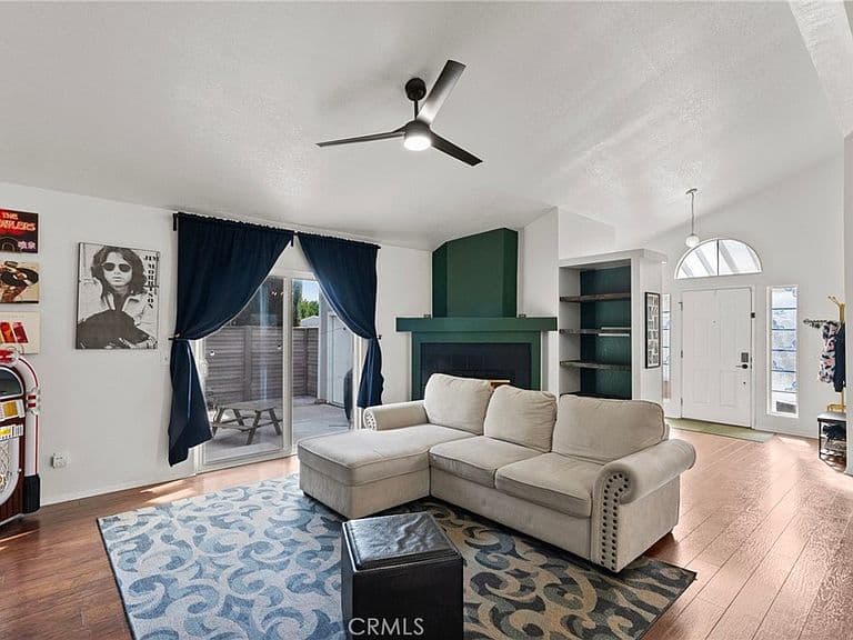 Listing photo 4